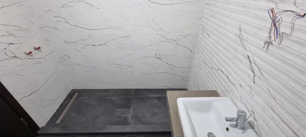 Meseriasi Executam lucrari de Rigips , zugraveala