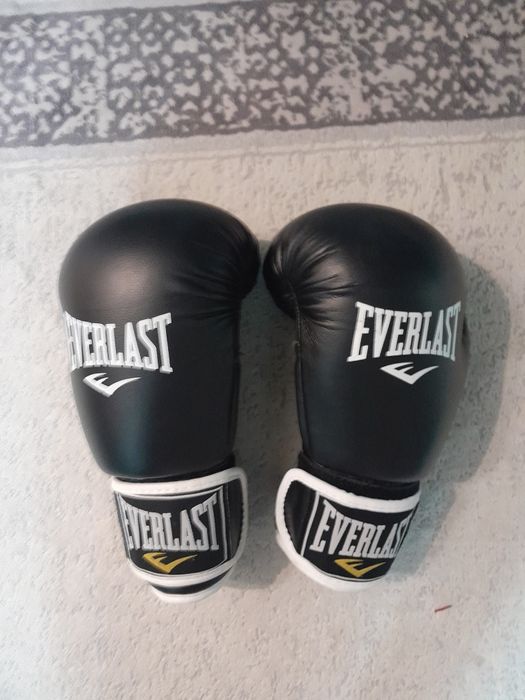 Боксёрские перчатки
