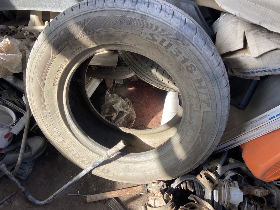 Продам б/у летние шины 285/60/18