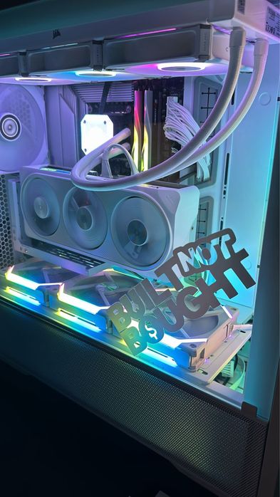 Vand placa video Rtx 4070 ti white