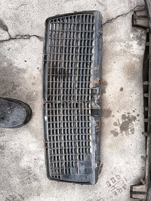 Решетка Mersedes W210 оригинал