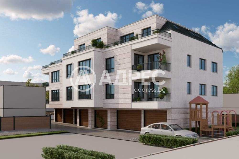 Продава се Тристаен апартамент в Разград, Център - 127 кв.м за 512 €/кв.м - Снимка #1