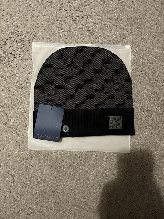 caciula Louis Vuitton