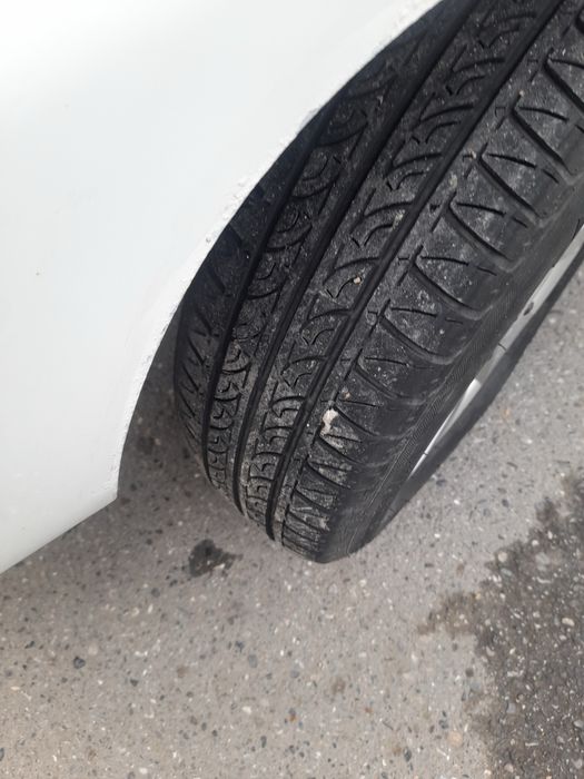 Дамас обмен бор сотилади