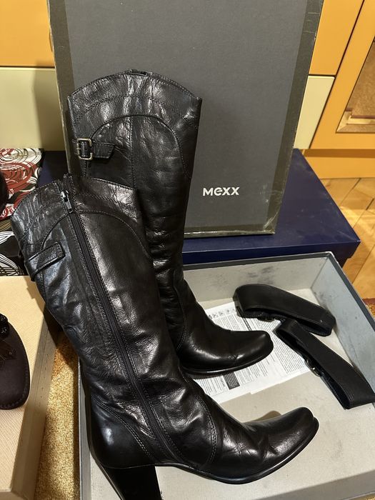 Обувки и ботуши нови