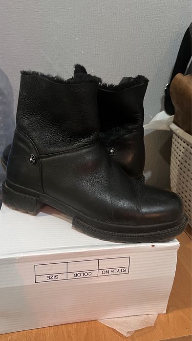 Продам кожаный сапоги