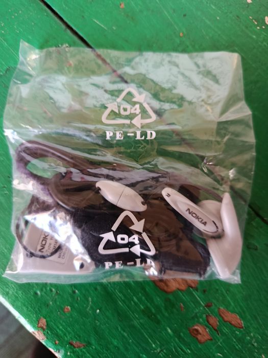 Наушник янги сотилади