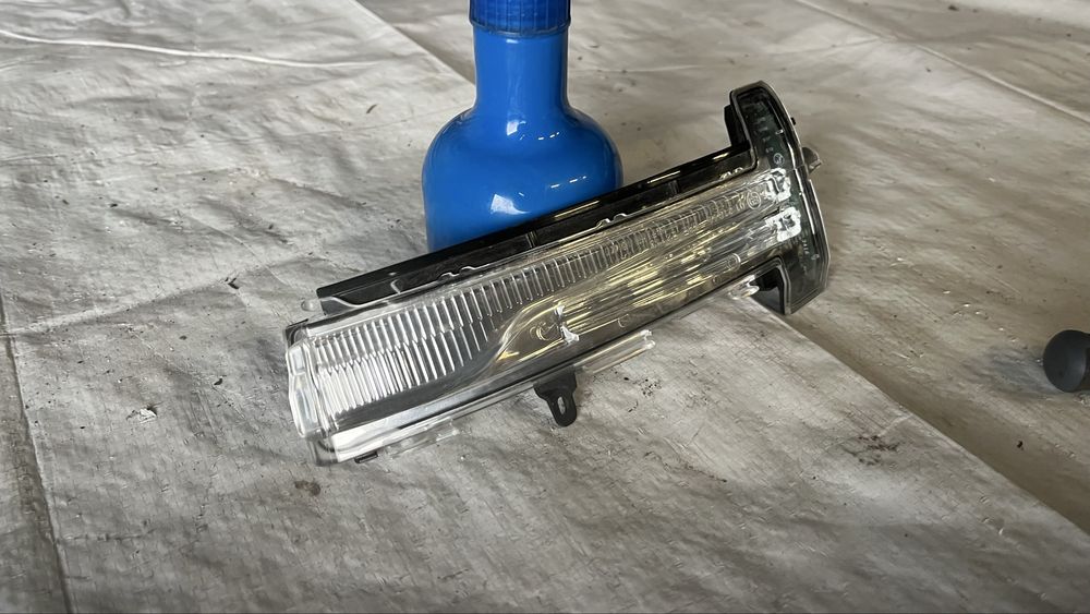 Светлина на ляво огледало Volvo XC60