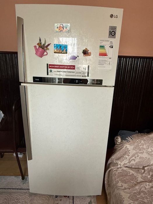 Холодильник в идеальном состояние продам срочно