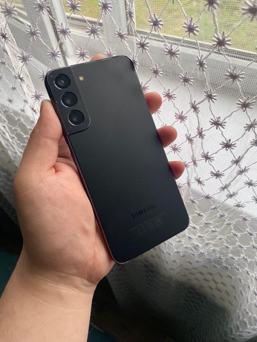 Samsung Galaxy S22+ 8/128гб