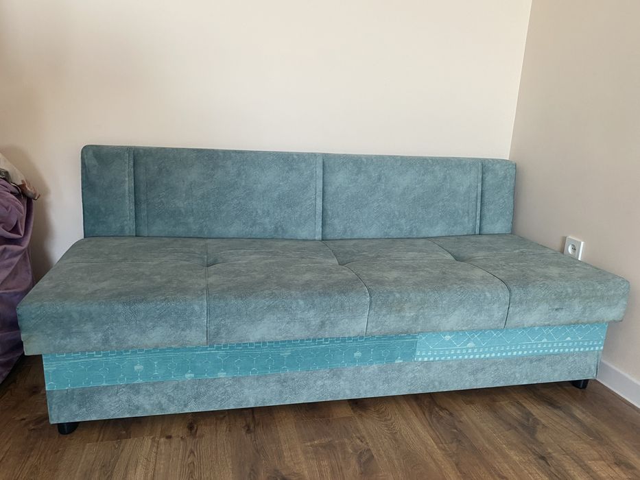 Диван в хорошем состояний