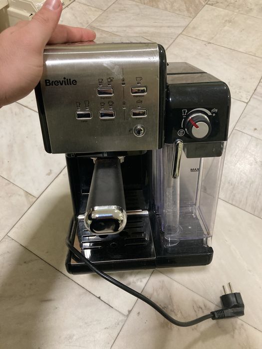 Кафе машина 19 барова за мляно кафе