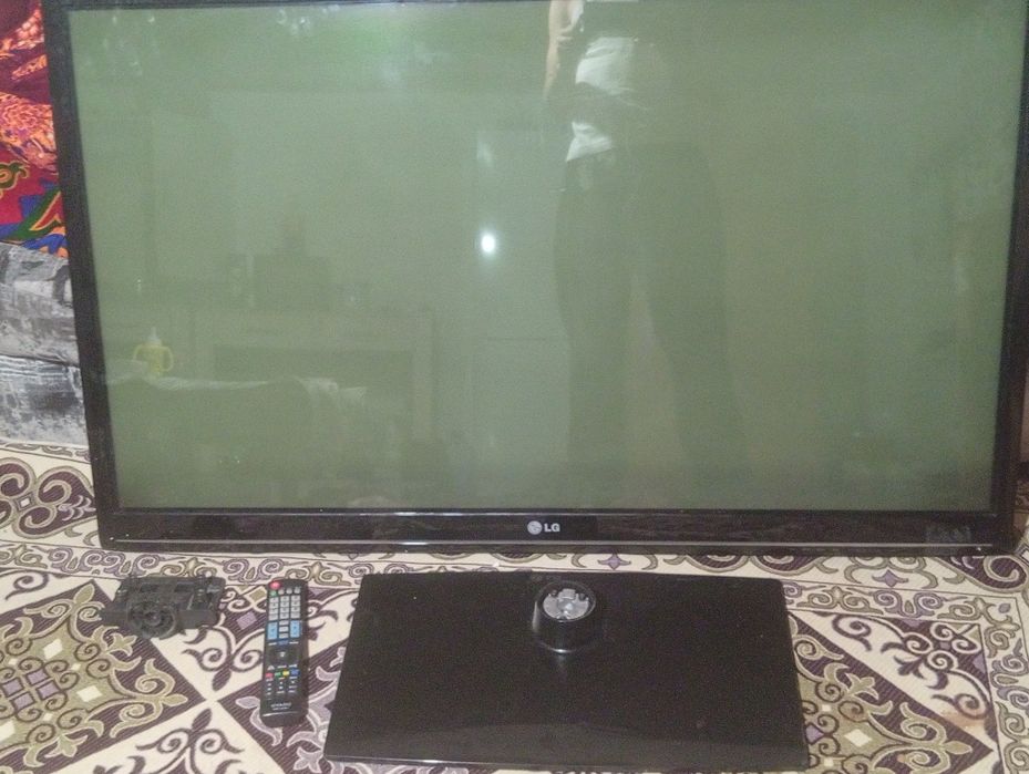 телевизор LG б/у 107[42] см