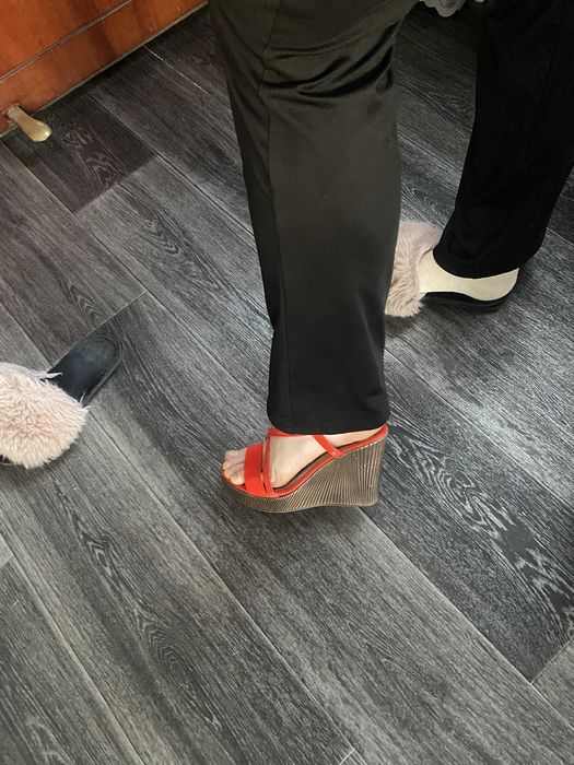 Босоножки женские