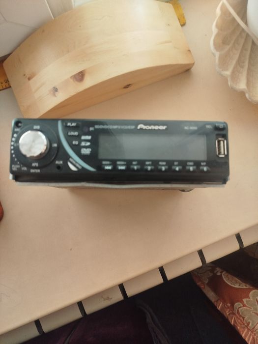 Телевизор цветной, магнитофон