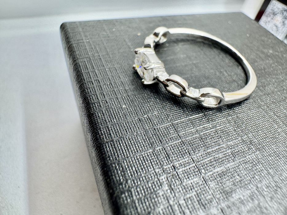 Сребърен пръстен с мойсанит (диамант) 0.5 карата