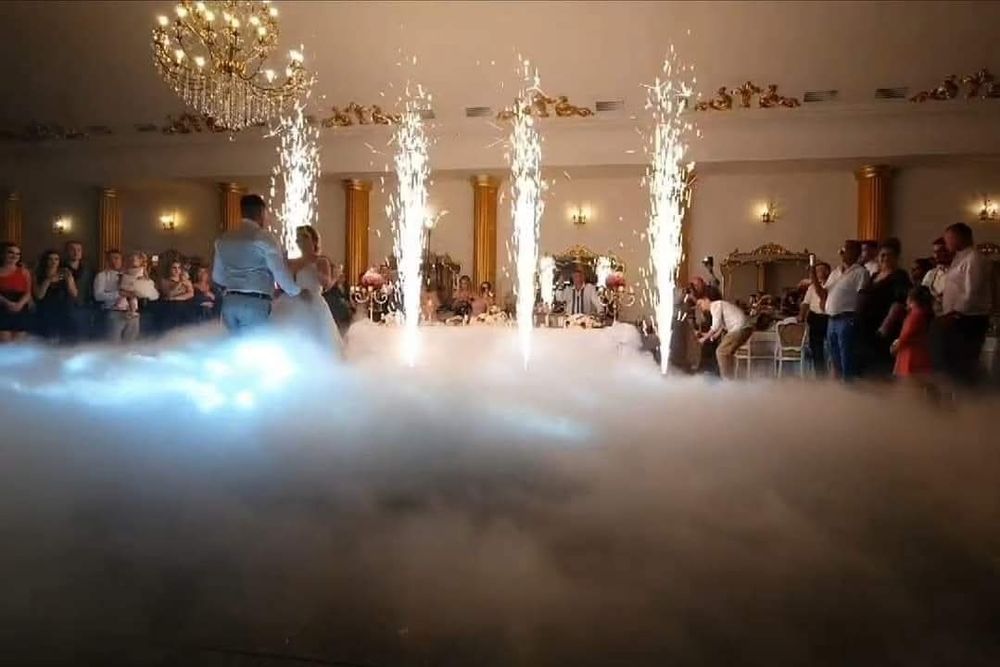 Fum greu / artificii / baloane cu fum / cabina foto / nunta / botez