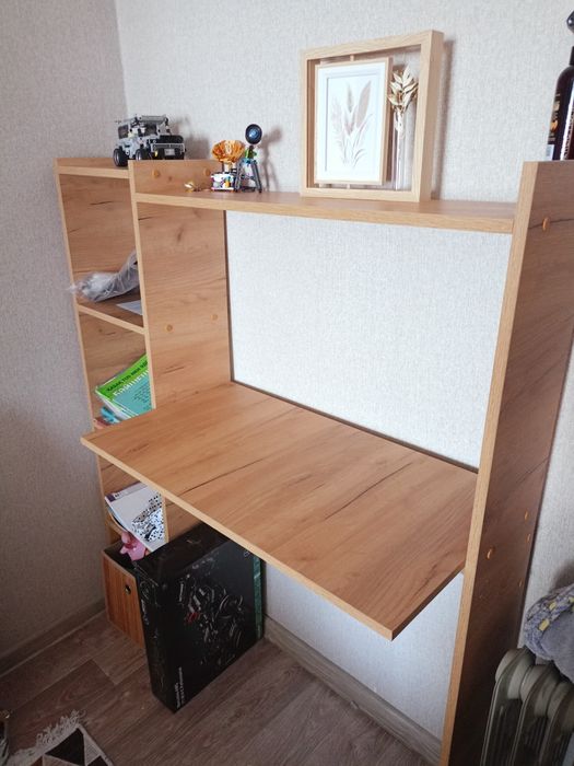 Продам писменый стол