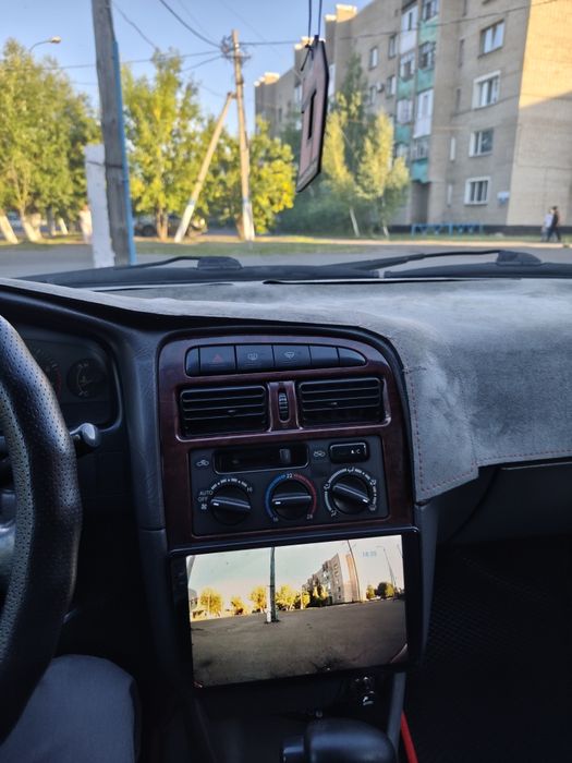 Тойота Авенсис 1999 года