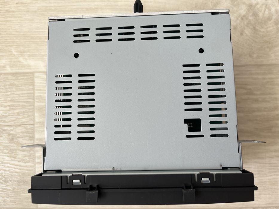 Продам Автомагнитолу на Кобальт!