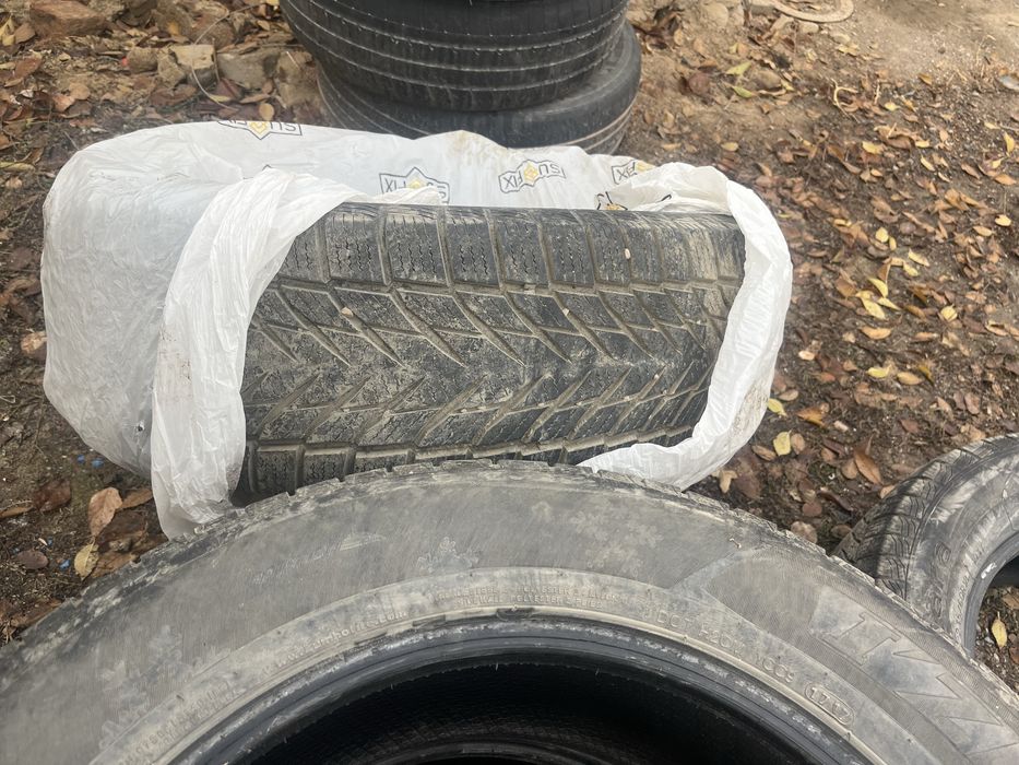 Продам зимнии покрышки.