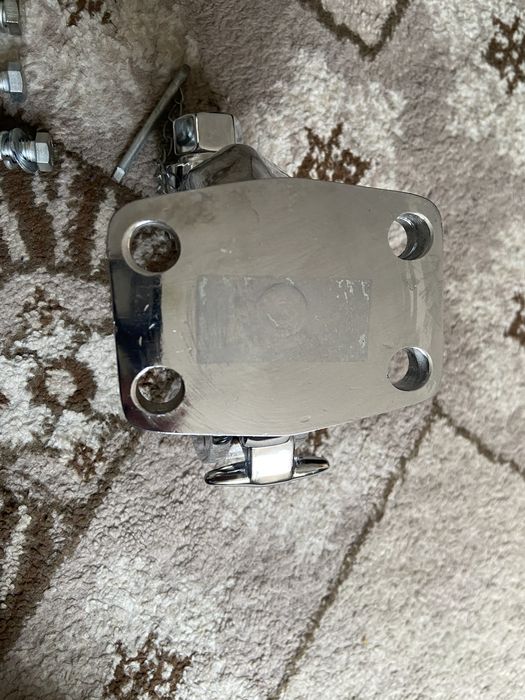 Продам фаркоп на ленд крузер