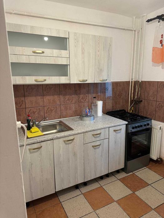 apartament 3 camere decomandat de inchiriat