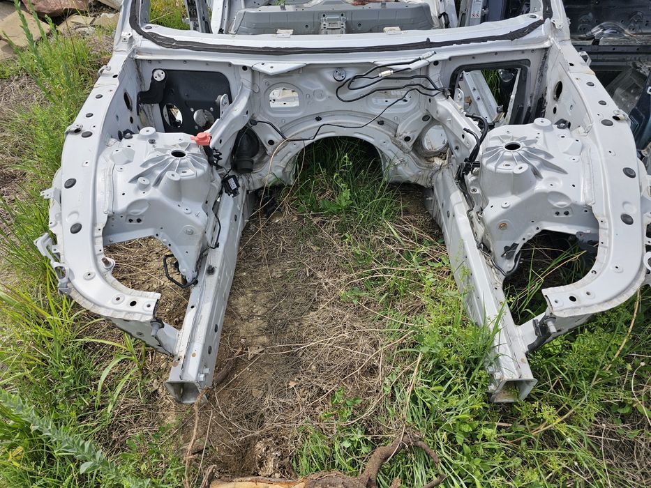 Bmw f10 бмв ф10 рог рога заден панел престилка праг детайли купе челен