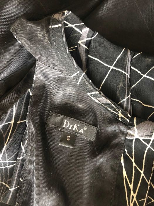 елегантен дамски топ DIKA