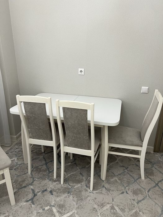Продам стол кухонный