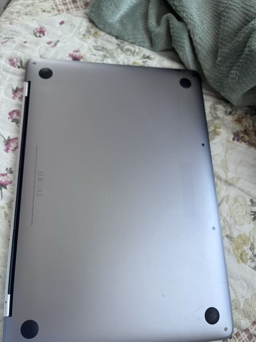 MacBook Pro 13” 2017 A1708, 8GB RAM, 256GB SSD – за ремонт