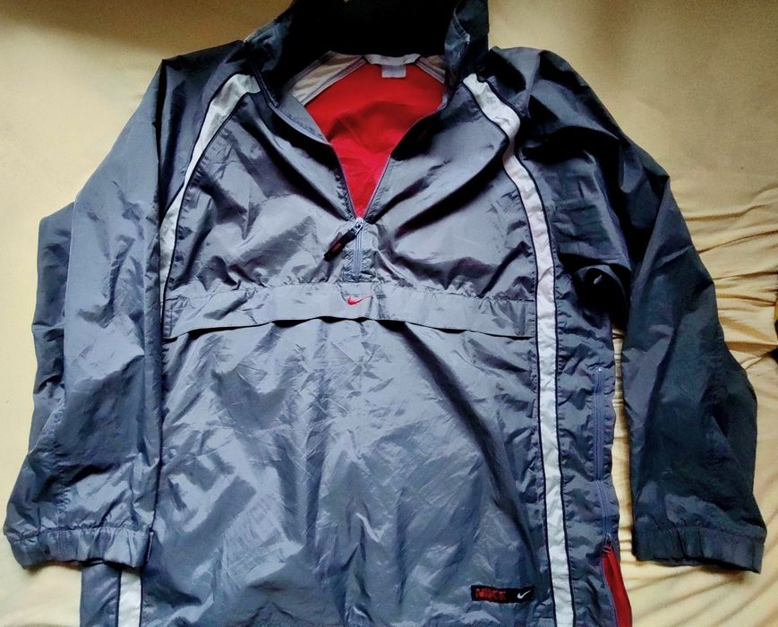 Jacheta Nike wind.