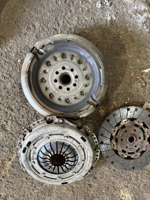 Съединител и демпферен маховик за audi i vw 1.8 TFSI