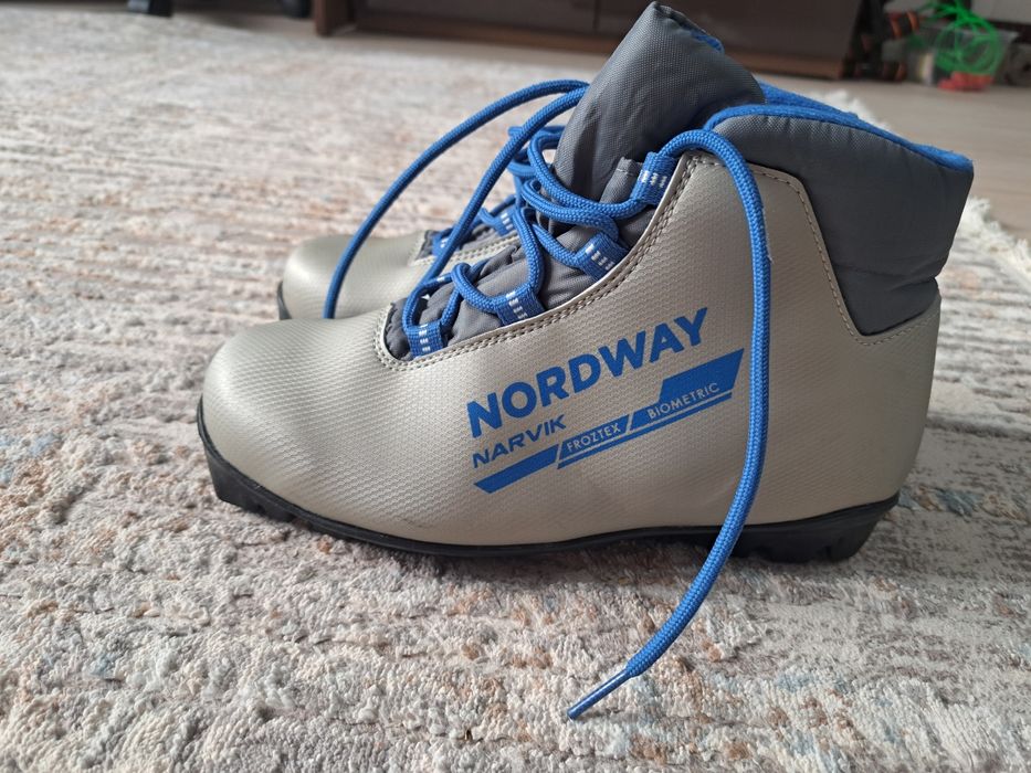 Продам лыжи весь набор