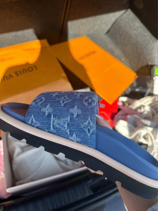 Louis Vuitton чехли