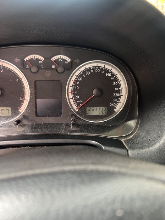 Vand :VW Golf 4 2004