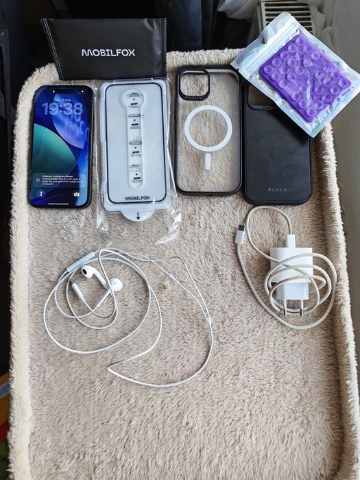 TELEFON Iphone 15 128 gb baterie 100%