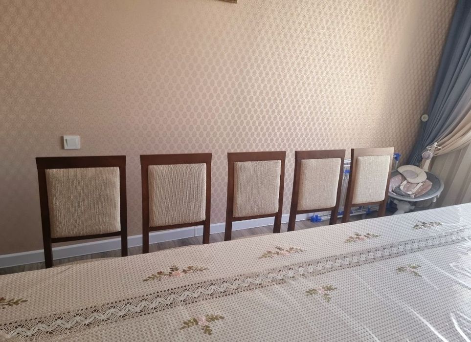 продам стол стулья для гостиной