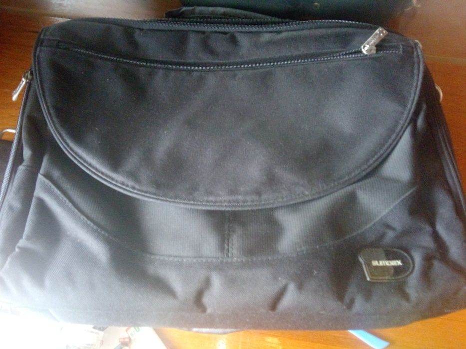 Черни чанти за лаптоп: SUMDEX 41/30см и др.