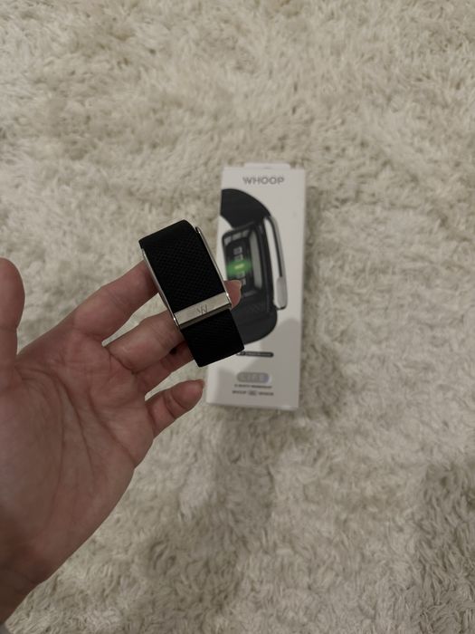 Продам фитнес браслет whoop