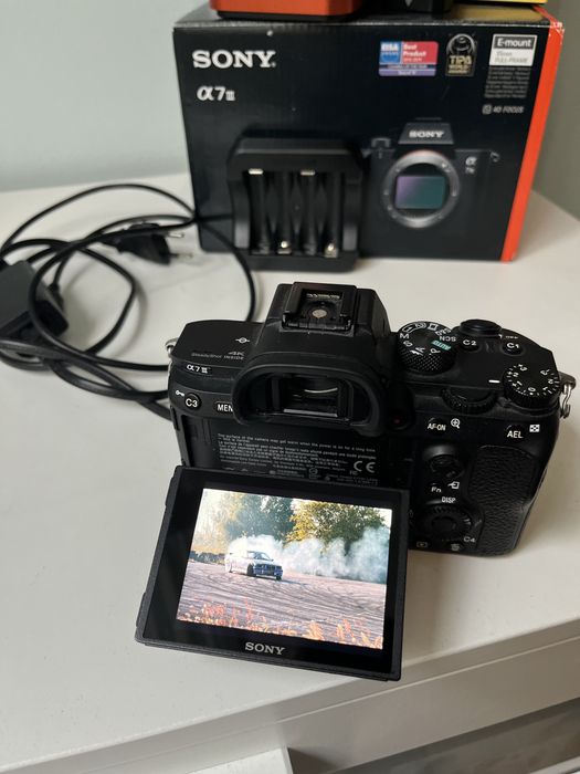 Sony a7 III + Hähnel pro cube 3