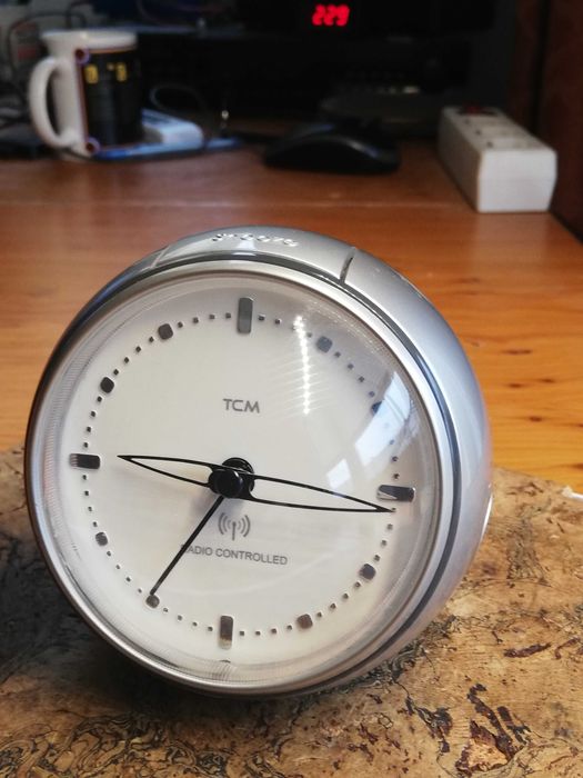 Ceas radiocontrolat, de masa, german TCM cu alarma si led de noapte ...