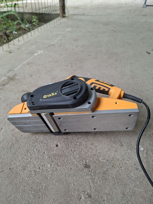 Продам СРОЧНО электро рубанок