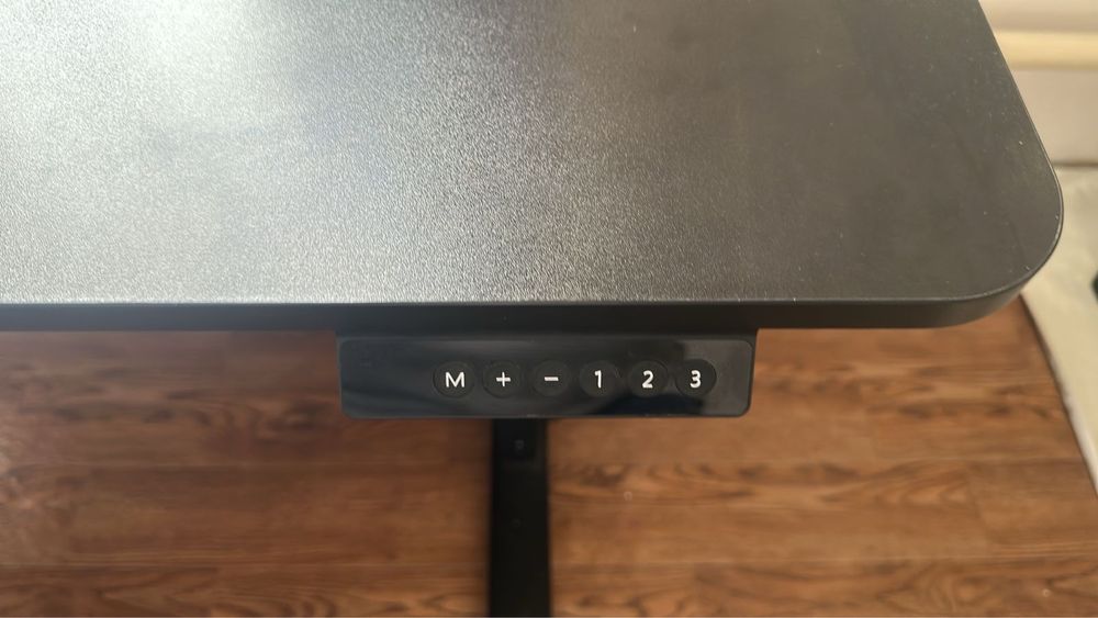 Элоктроный стол для компьютеров