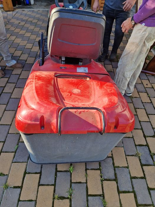 Tractoras / cositoare de tuns iarba gazon de vanzare