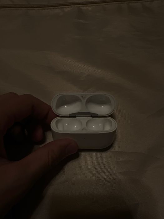 Кейс от оригинальных наушником airpods pro