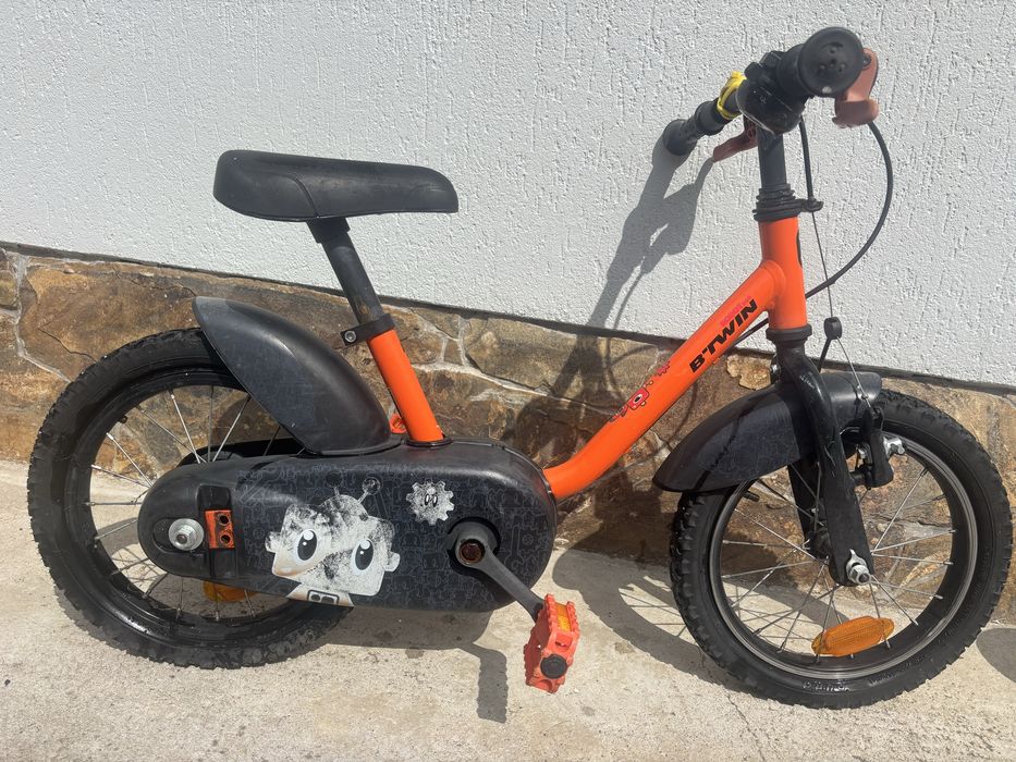 Vând biciclete pentru copii .