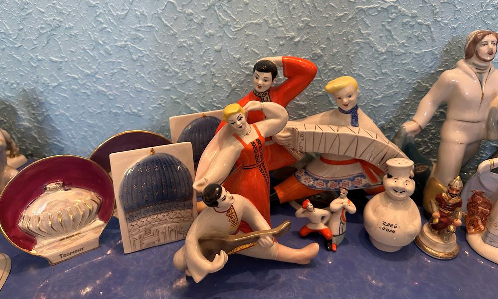 Статуэтки Фарфоровые