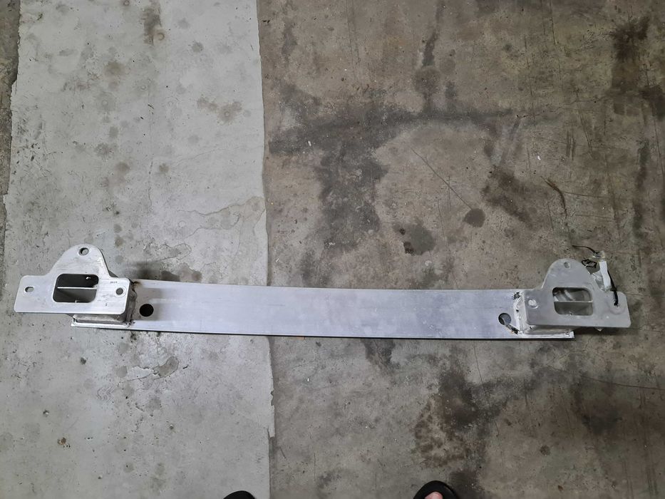 Armatura aluminiu bara spate|2017-2024 Jeep Compass|Mopar (68243701AA)