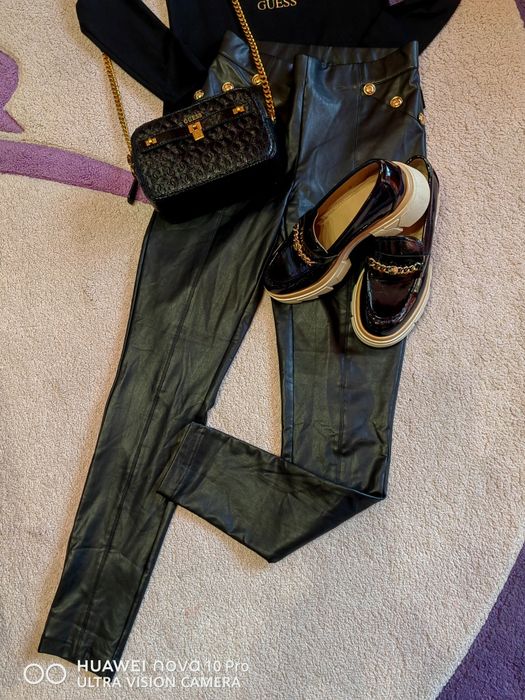 Страхотен сет Guess